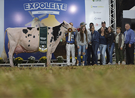 Capal comemora o sucesso da 48ª Expoleite